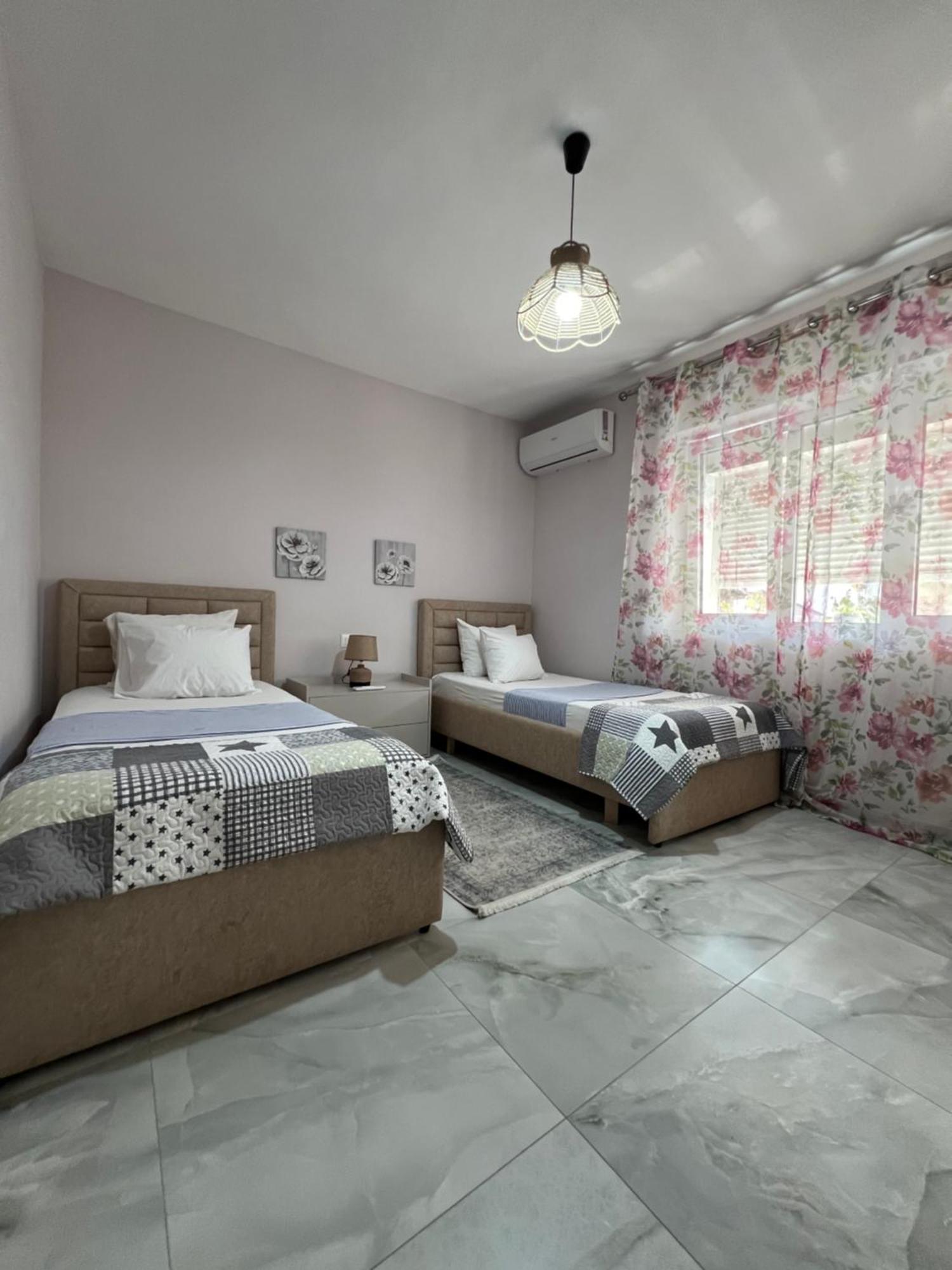 Downtown Deluxe Apartment Shkoder Exterior photo